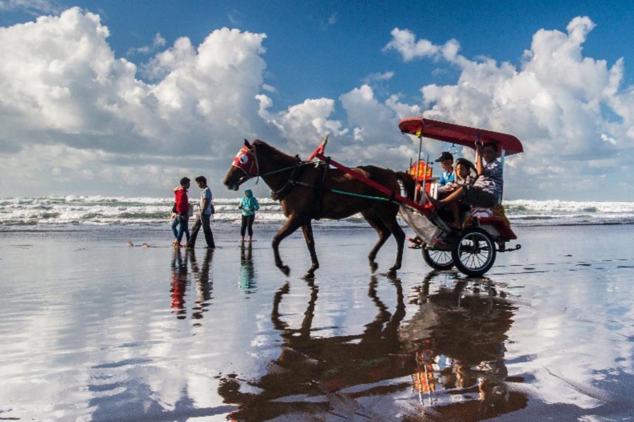 Paket Wisata Pantai Parangtritis Atika Transport